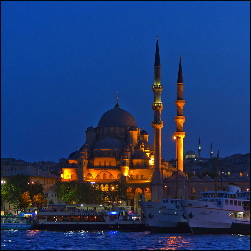 Mosque-in-Istanbul1.jpg
